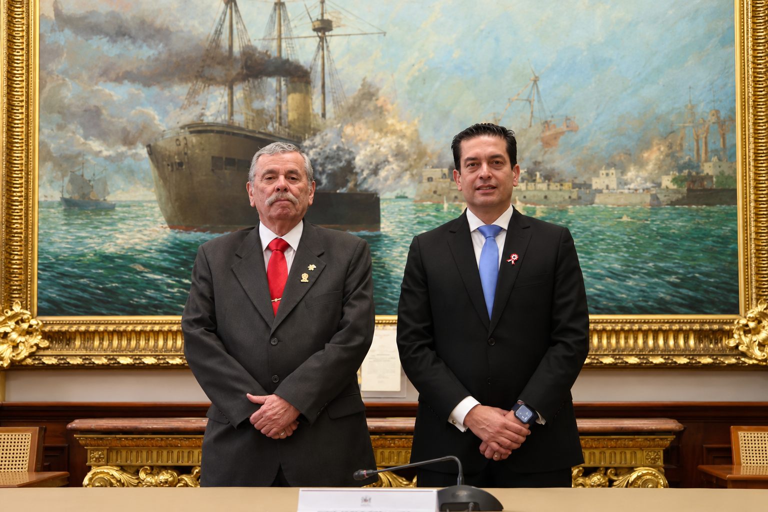 Fernando Rospigliosi y Miki Torres, los dos de Fuerza Popular: uno subió el presupuesto y el otro anuncia el ahorro